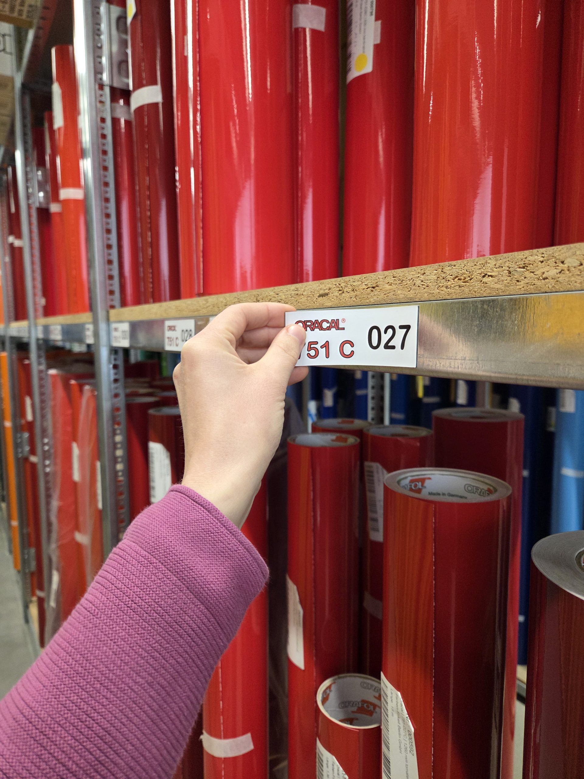 Magnetfolie für flexible Lagerplatzbeschriftung
