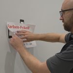So positionieren Sie Folien präzise – auch wenn kein Platz für Kreppband ist